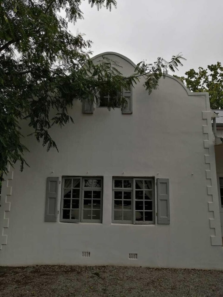 Fiore Guest Accommodation 2/50