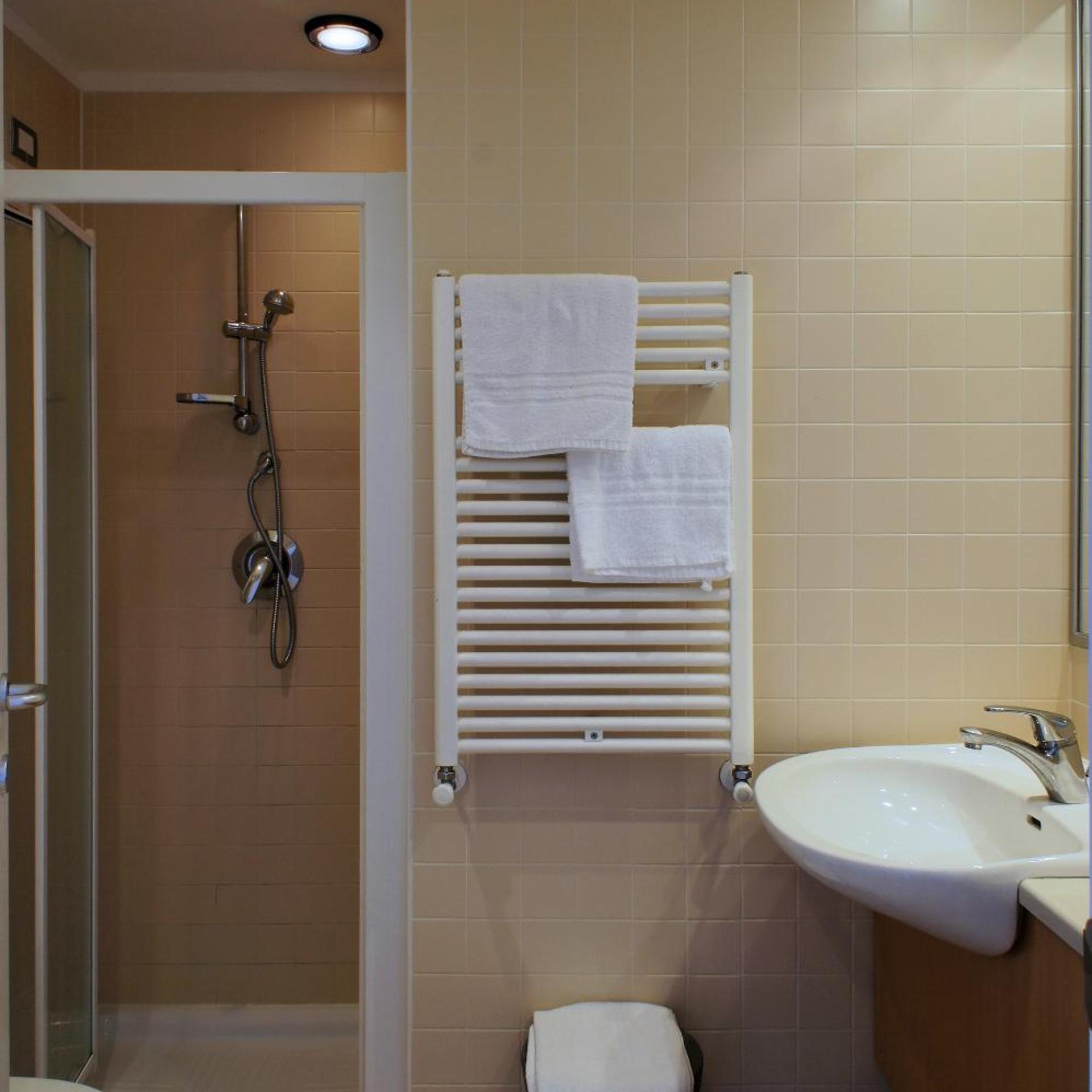 غرفة بسرير مزدوج أو سريرين منفصلين، Hotel Rosanna 3 Stelle Superior 3/6
