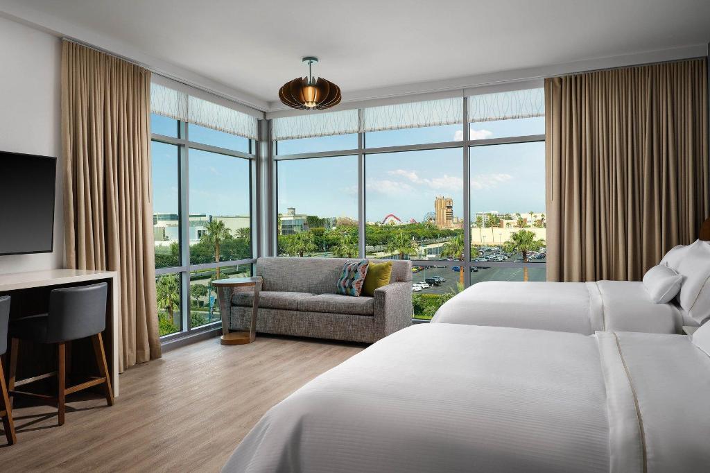 Studio, Suite, 2 Queen Beds, Resort View, Sofa, Corner