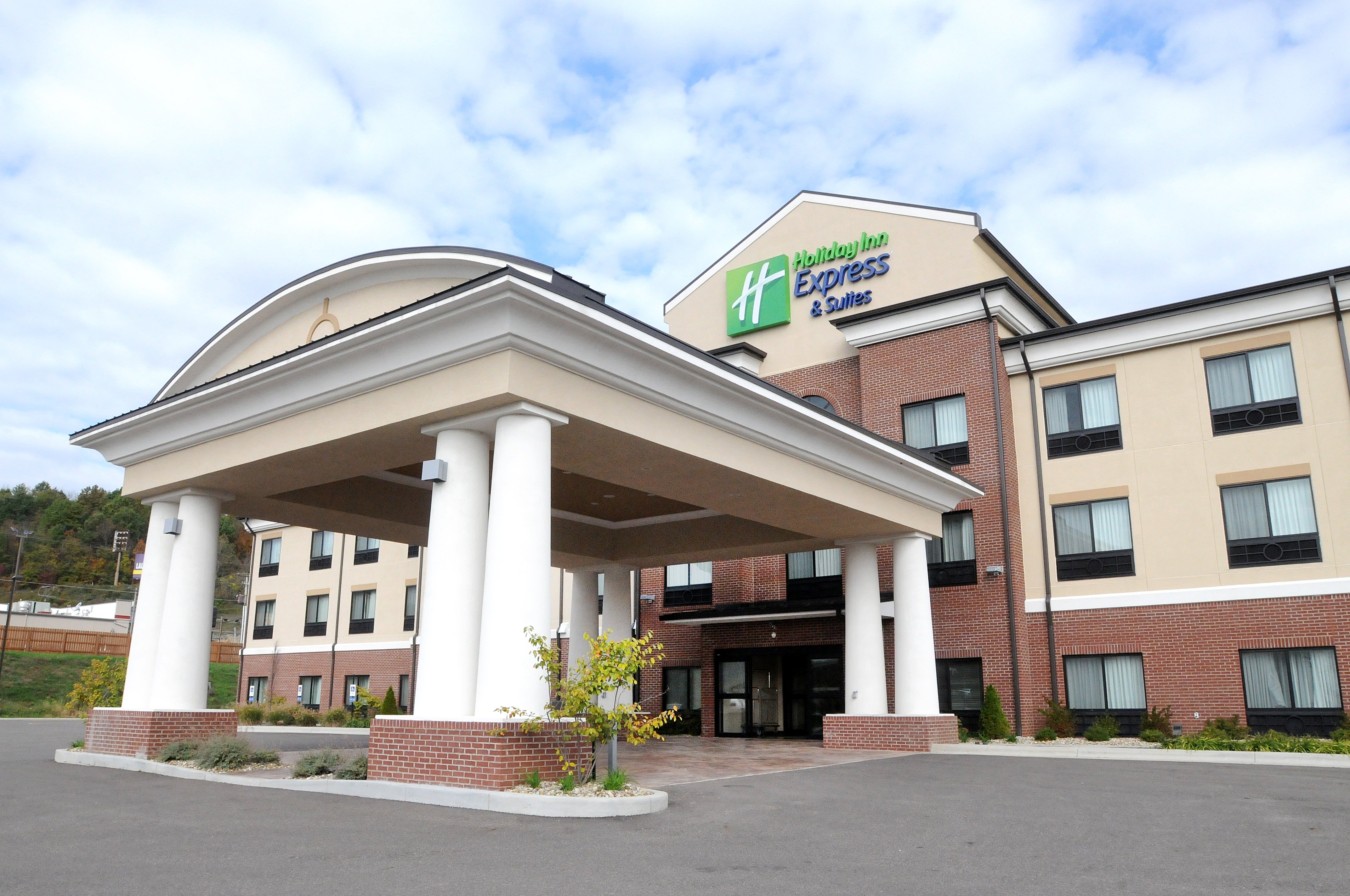 Holiday Inn Express Hotel And Suites Cambridge 5/45