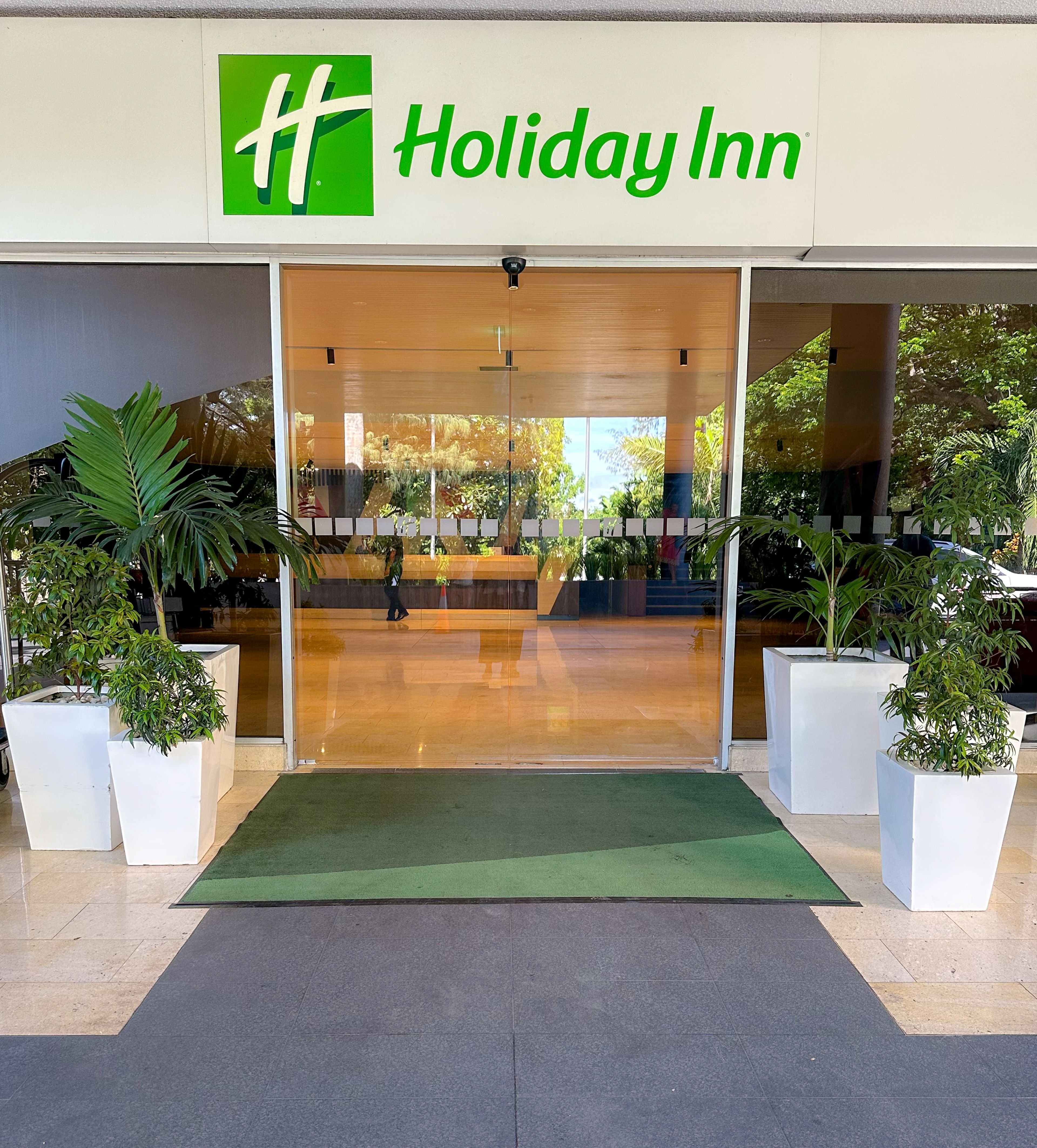 Holiday Inn Port Moresby 6/79