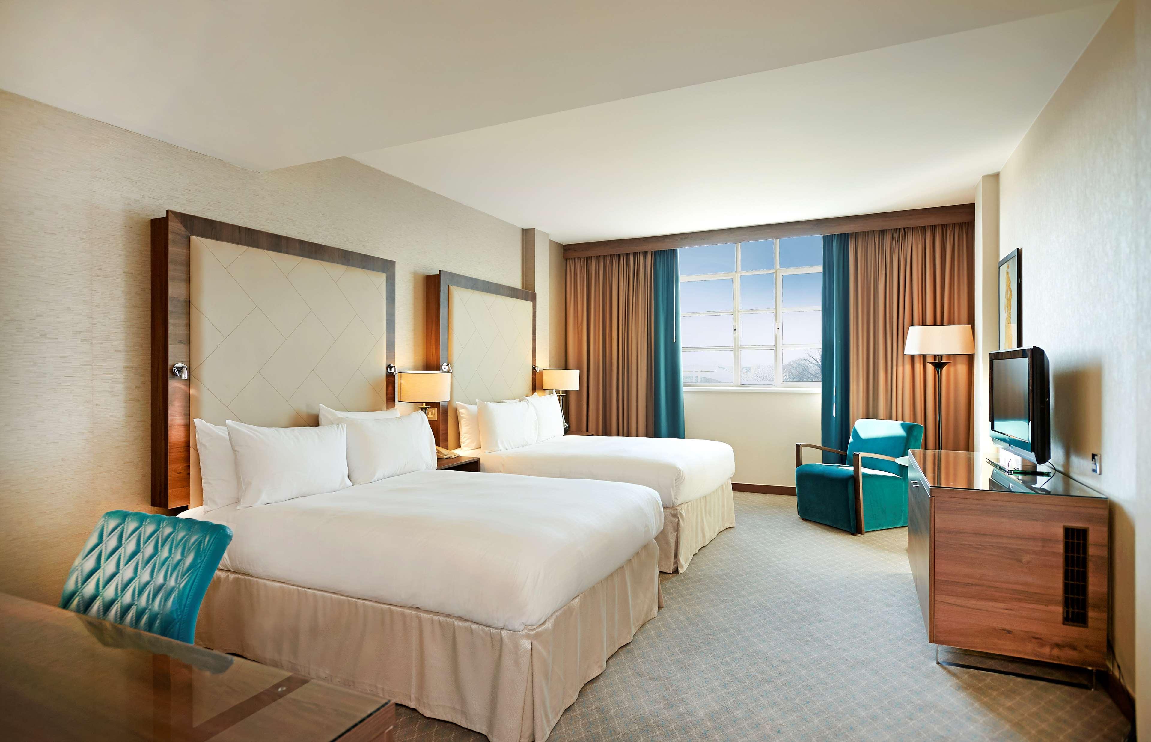 غرفة ديلوكس عائلية بسرير مزدوج، Hilton Cardiff Hotel 2/5