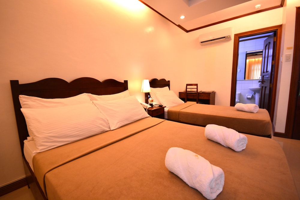Ipil Suites Puerto Princesa 7/40
