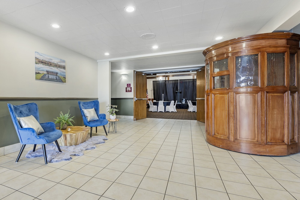 Seaport Inn and Suites 6/38