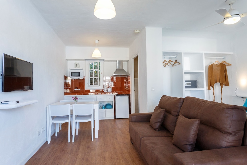 Carema Garden Village 14/26