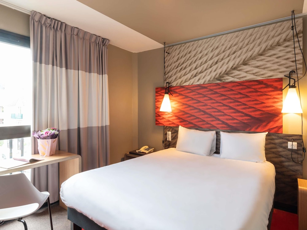 IBIS SAINT GRATIEN 5/50