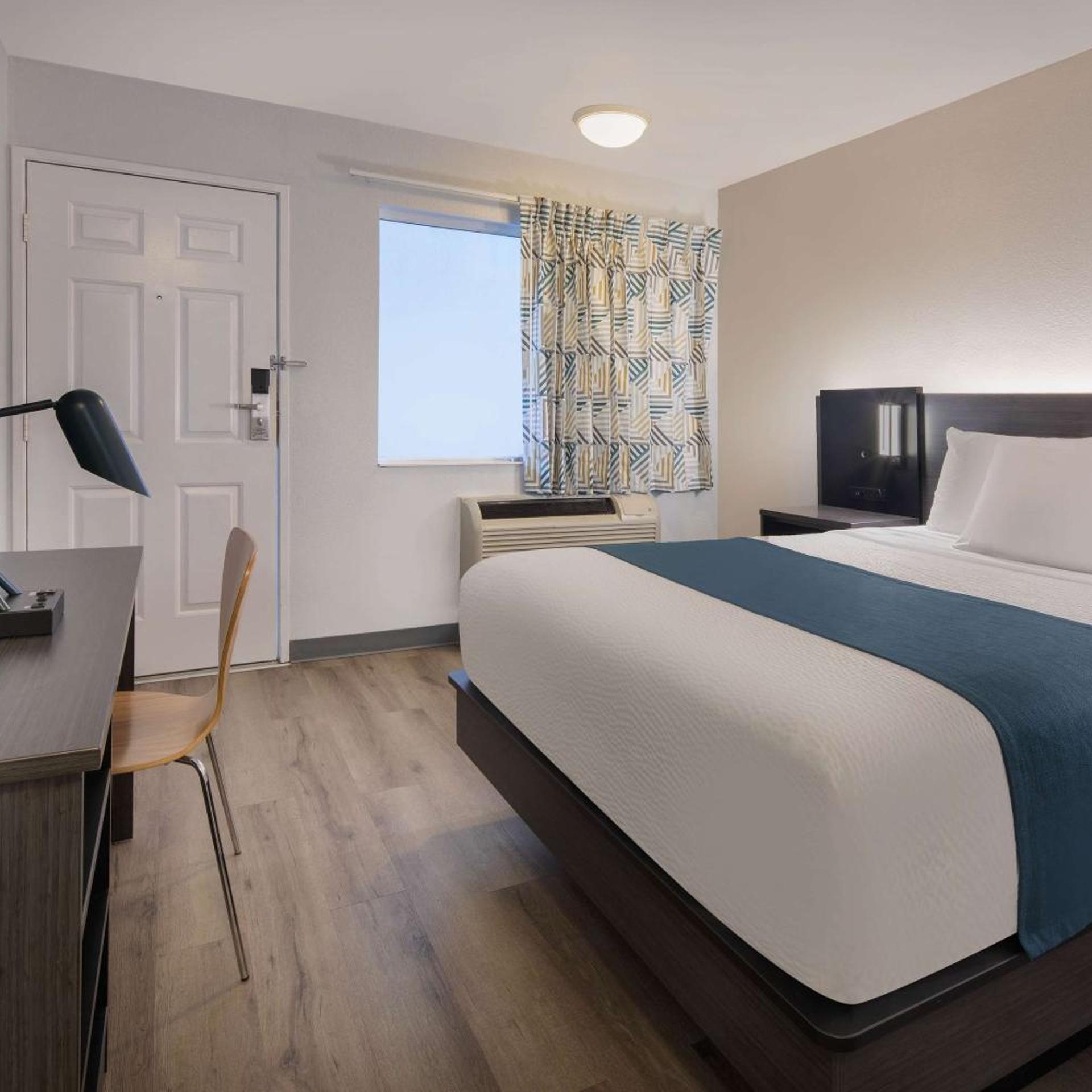 غرفة بسرير مزدوج لذوي الإعاقة، Motel6 Woodland, CA - Sacramento Airport 3/8