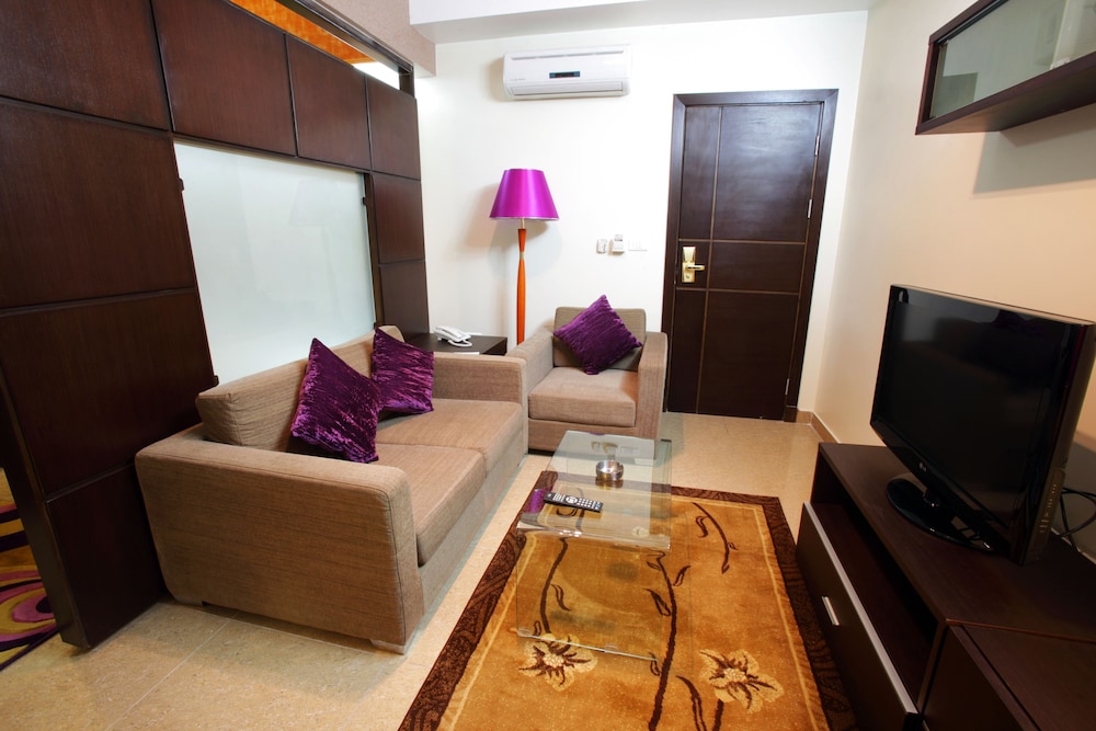 Lavender Home Hotel 40/56