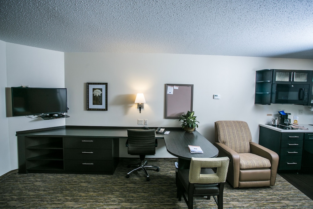 Candlewood Suites Fargo N Dakota State University 49/56