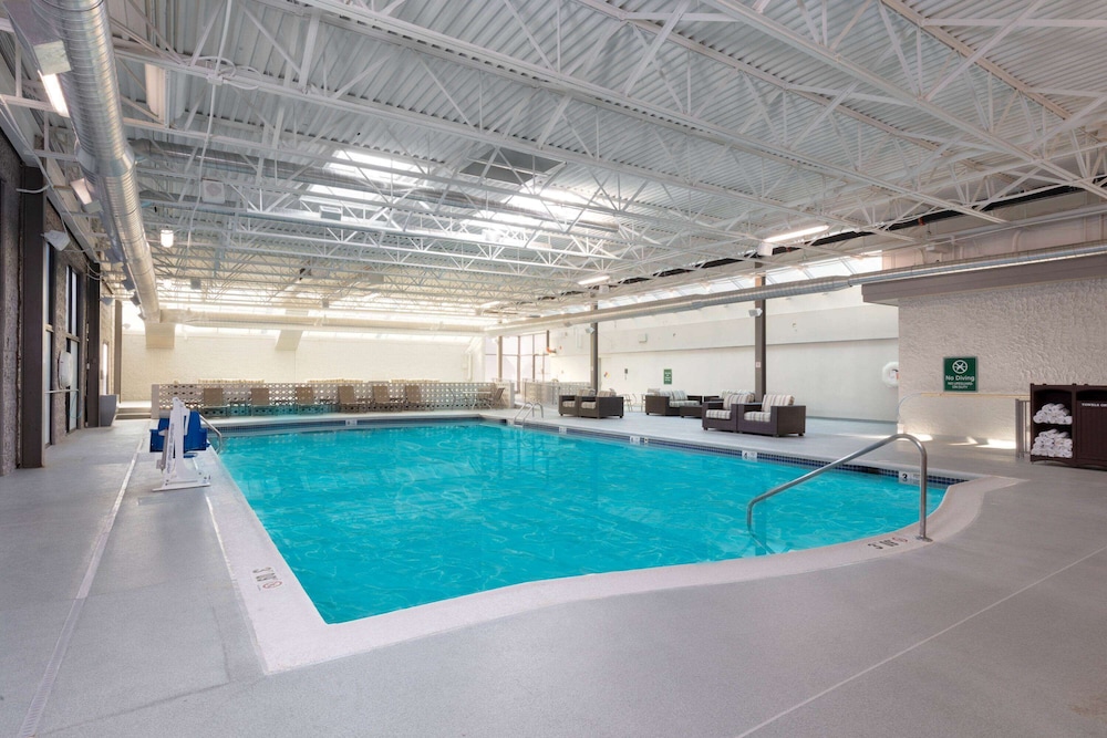 La Quinta Inn & Suites by Wyndham Clifton/Rutherford in CLIFTON - NJ