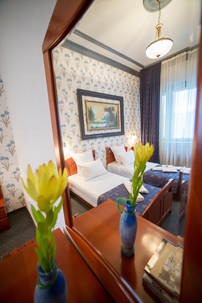 Bucharest Comfort Suites 43/66