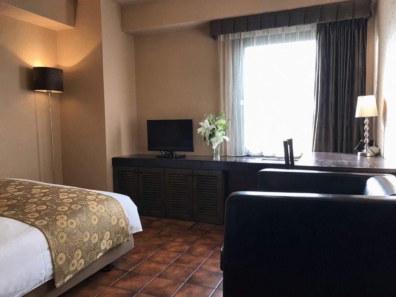 Room, Twin Beds, Urban Floor