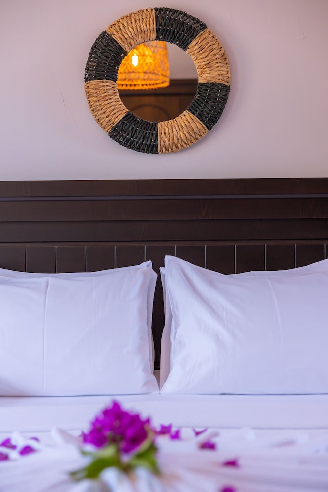 Hill House - Adults Only 22/50