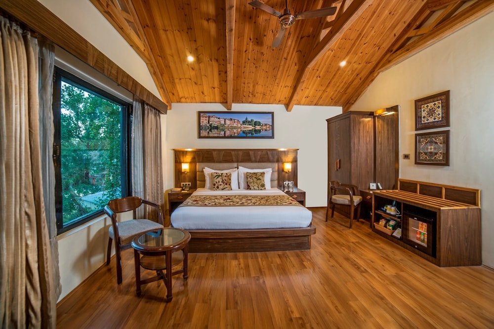 Lemon Tree Hotel Srinagar 10/21