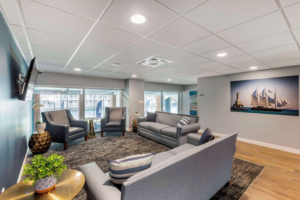The Harborview, Ascend Hotel Collection 41/58