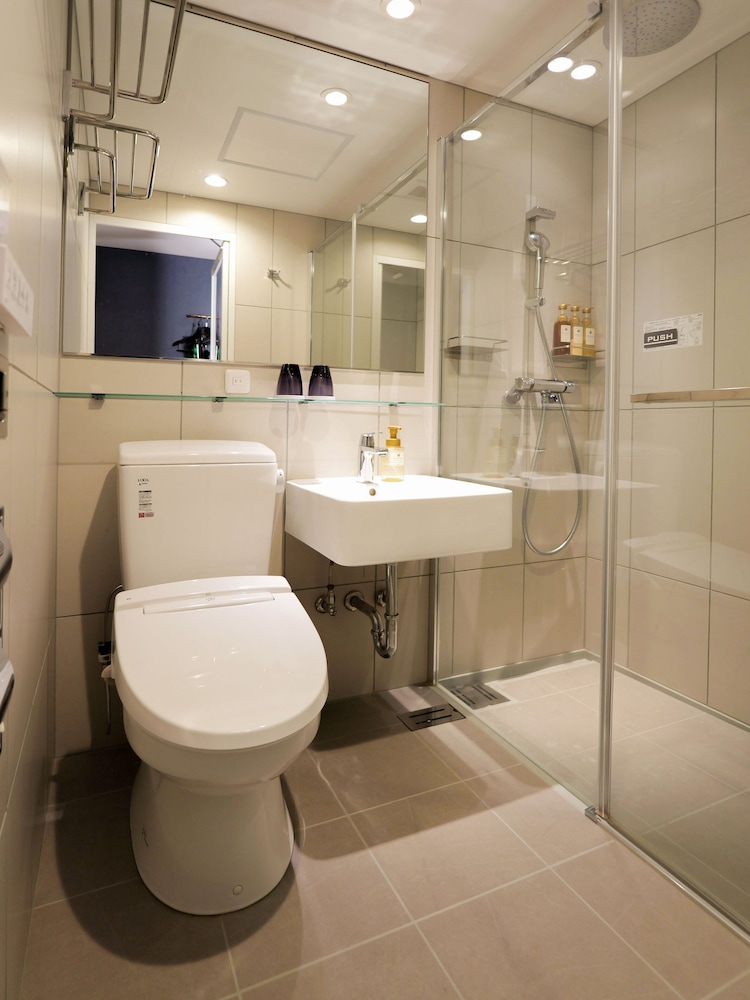 Travelodge Nagoya Sakae 36/37