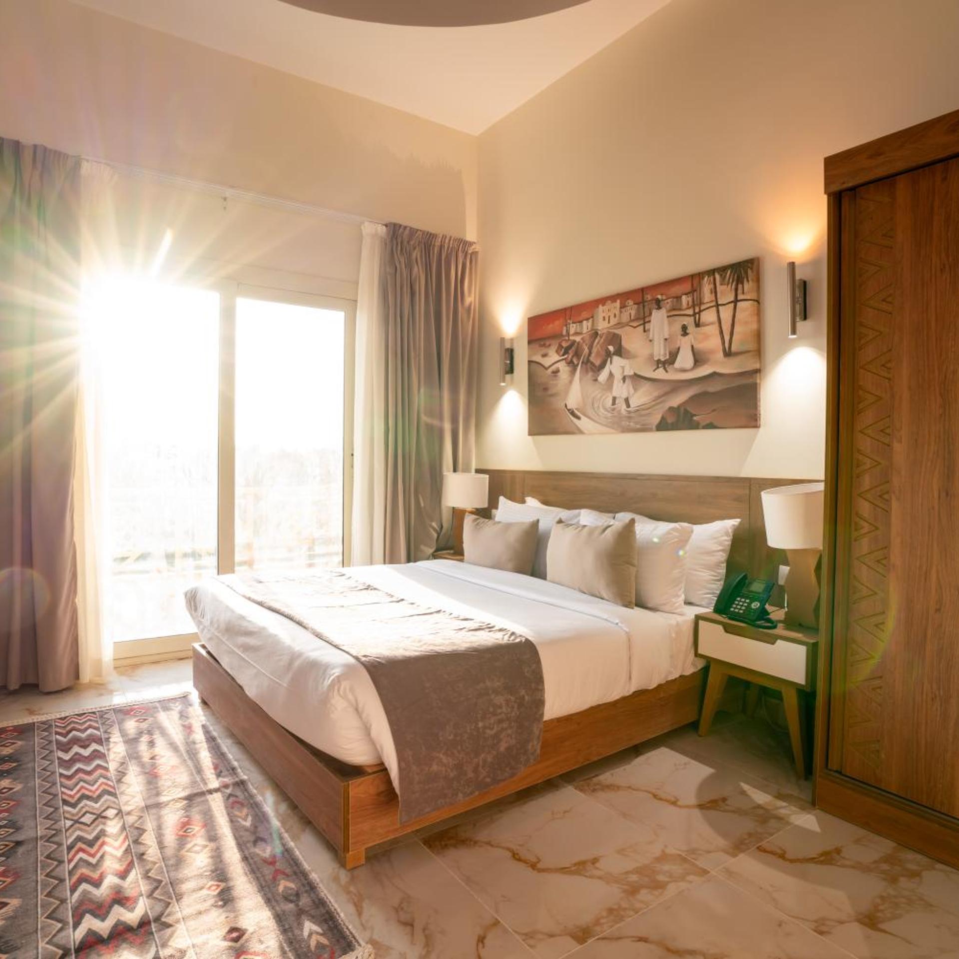 1 Bedroom, Suite, Lake and Pool View