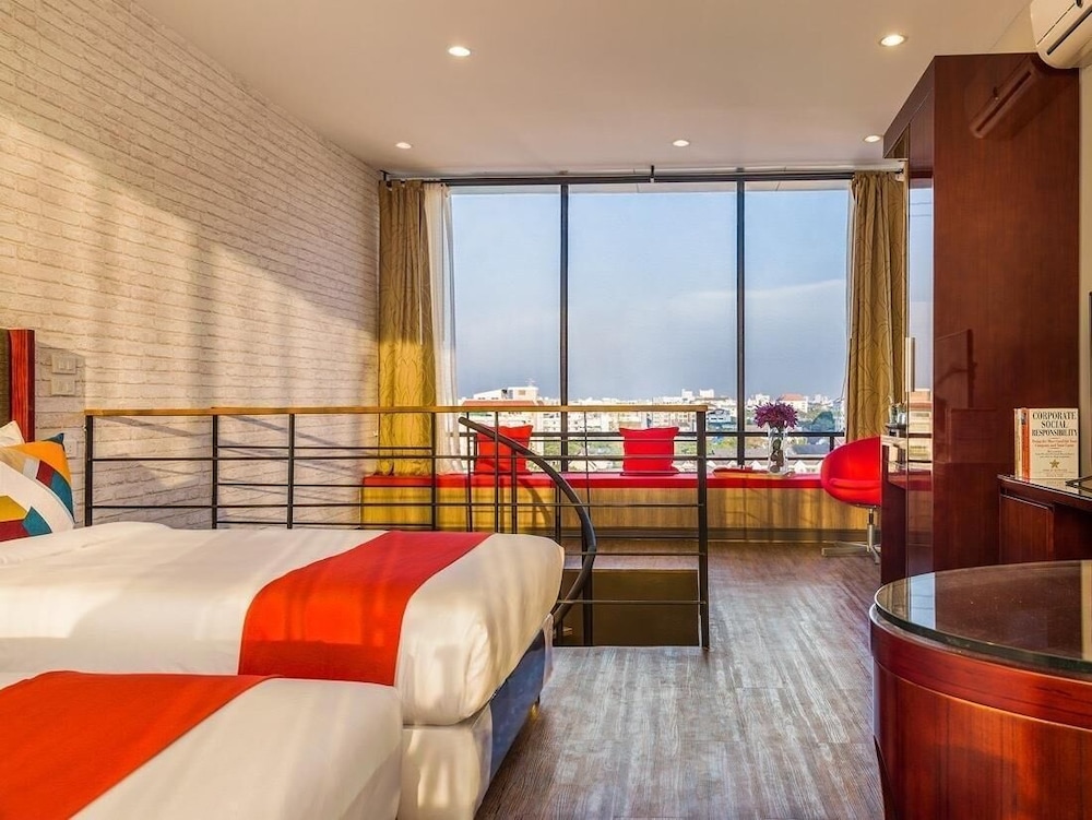 Ratchada Point Hotel 23/57