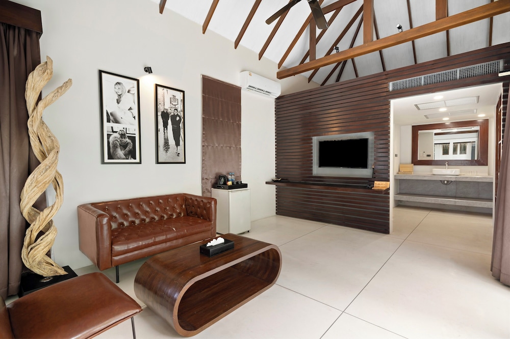 Zara Resort (ex The Privilege Hotel Ezra Royal Beach) 51/80