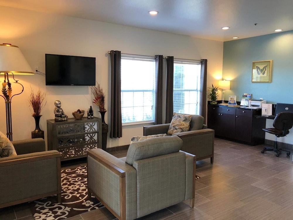 Super 8 by Wyndham Forney/East Dallas 16/27