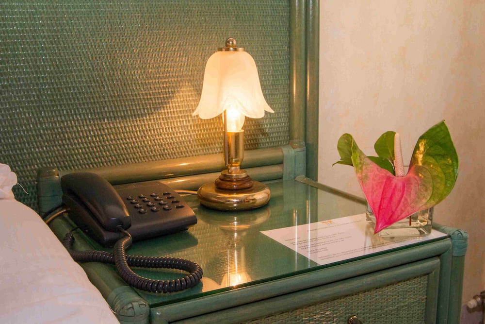 Belsoggiorno Hotel 32/50