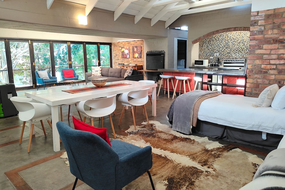 Hornbill House 35/49