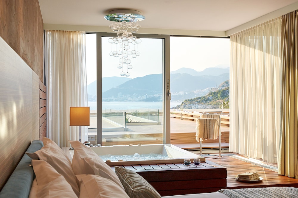 Maestral Resort & Casino 18/50
