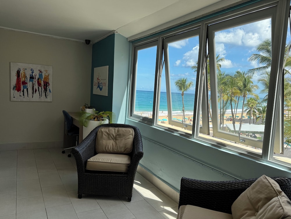 Sandy Beach Hotel 41/57