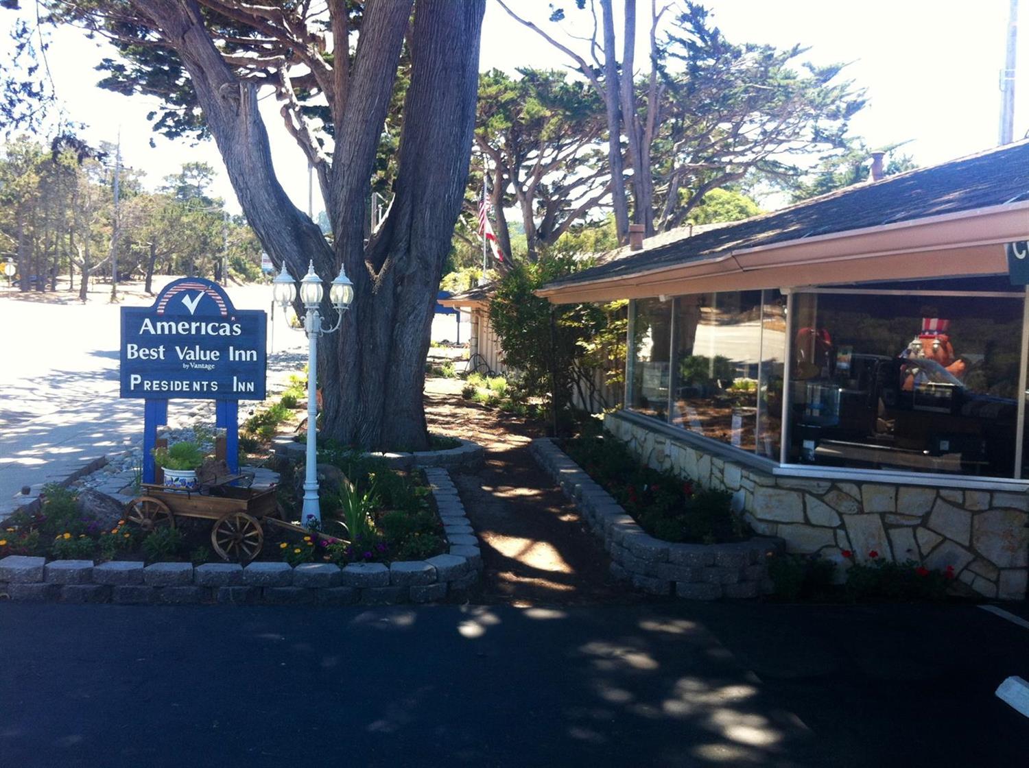 Americas Best Value Presidents Inn On Munras 10/14