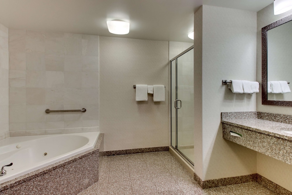 Drury Inn and Suites Meridian 48/50