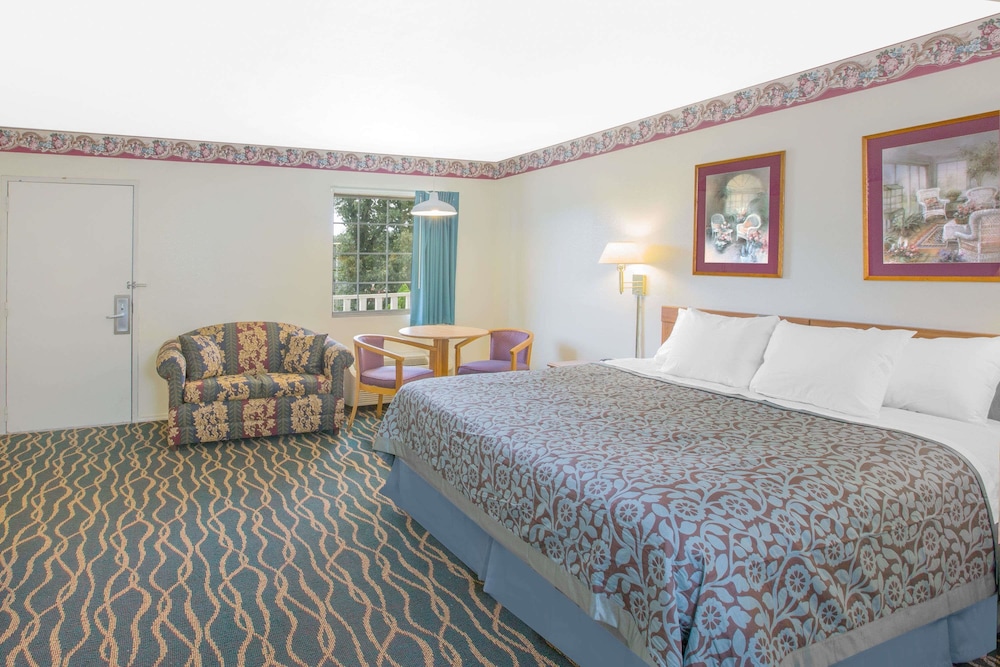 Days Inn Hardy 10/14