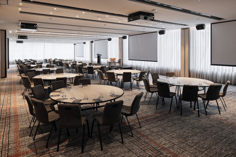 Rydges Melbourne 40/50