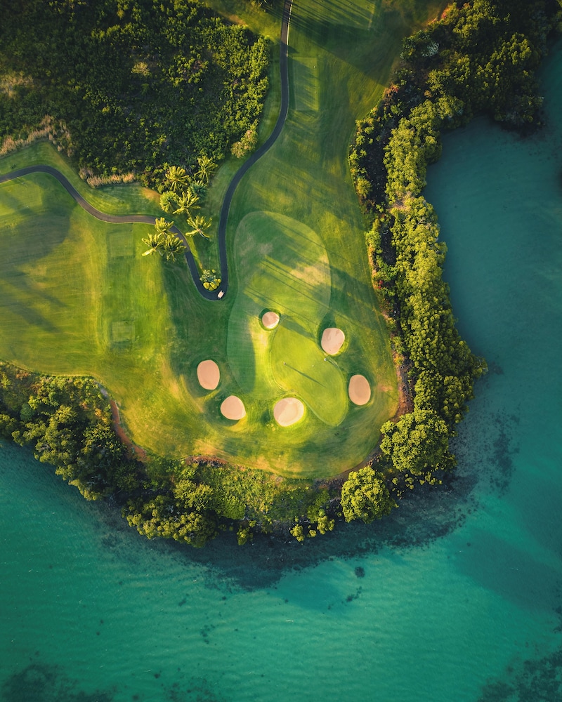 The Bay Club at Anahita 33/44