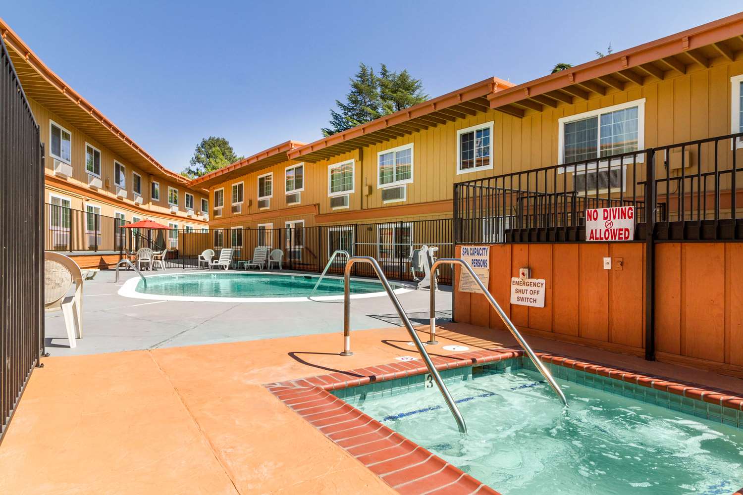 Rodeway Inn Auburn, CA 41/41