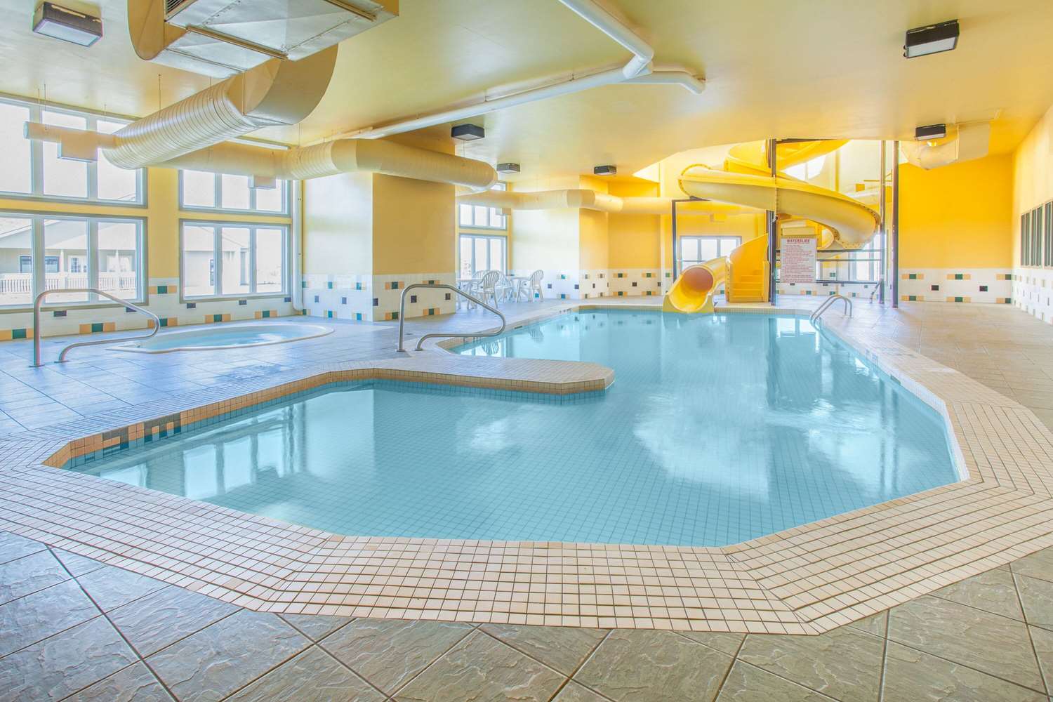 Super 8 By Wyndham Truro Ns 11/26