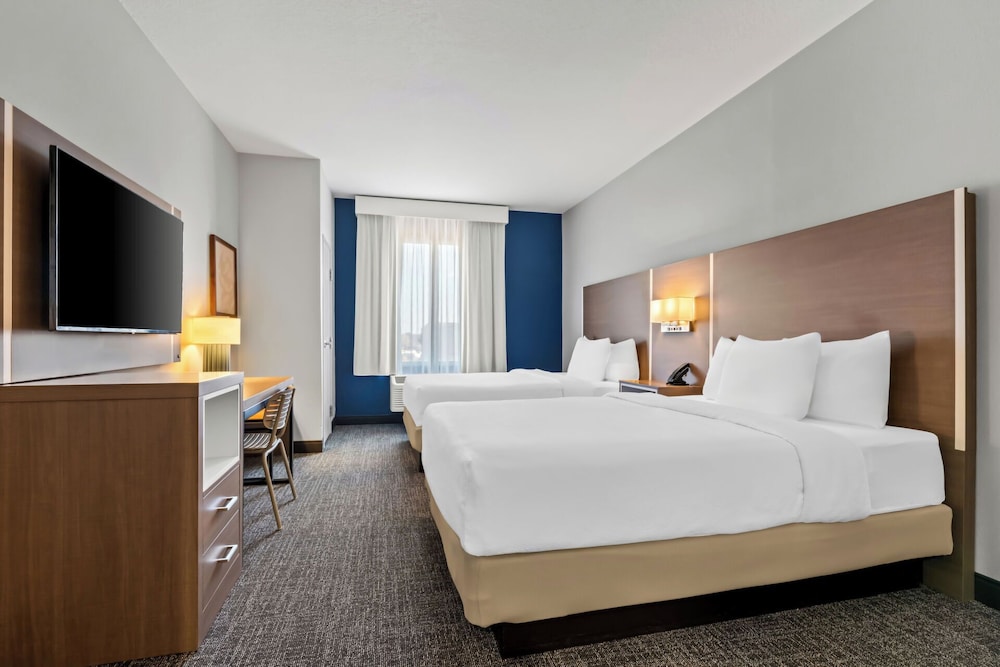Room, 2 Queen Beds, Accessible, Spark by Hilton Catoosa Tulsa 7/10