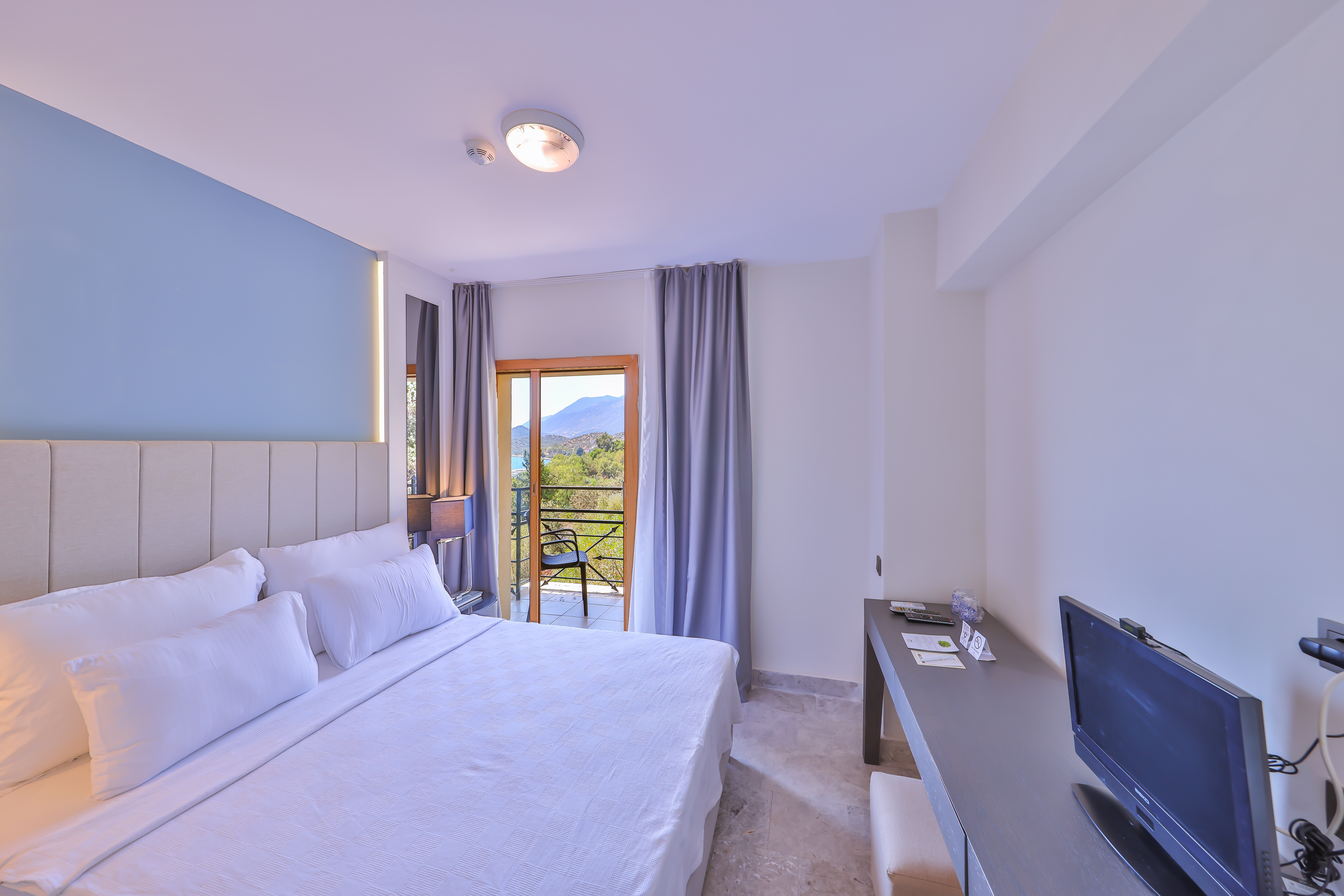 Room, Double Bed, Lateral Side Sea View