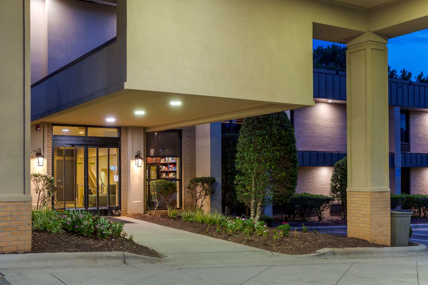 Best Western Plus Cary Inn - Nc State 3/24