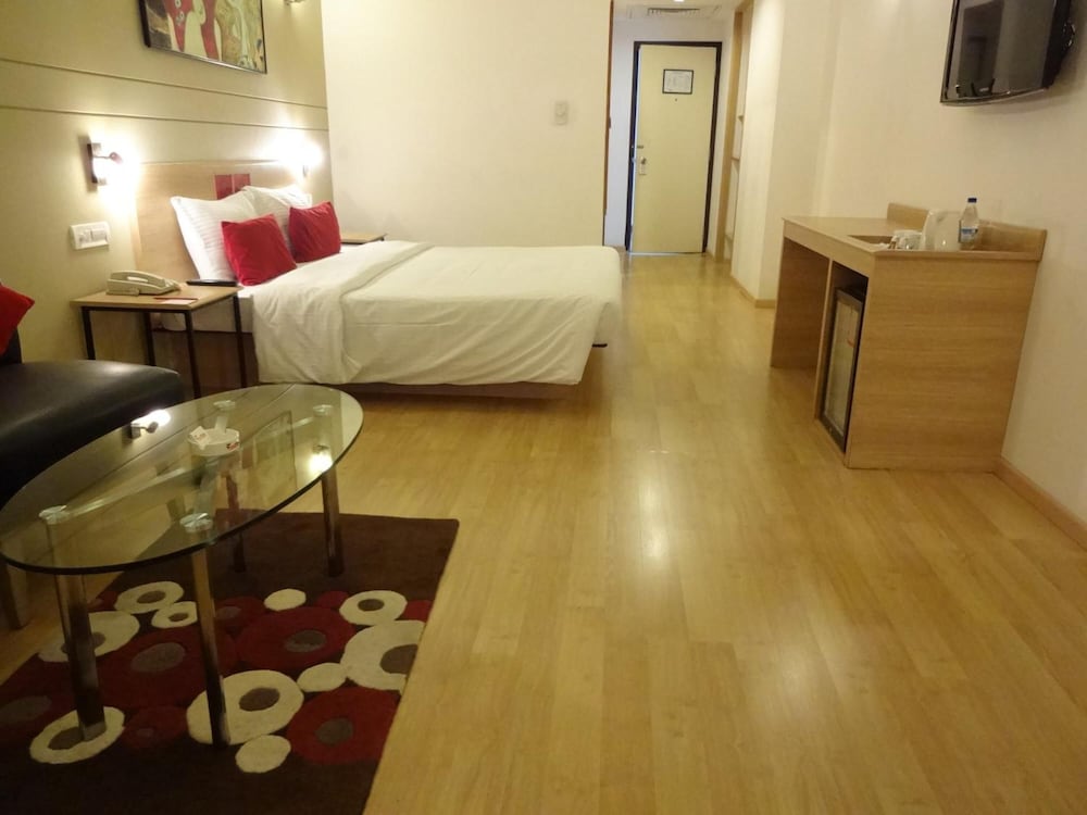 Red Fox Hotel Hitec City 14/33