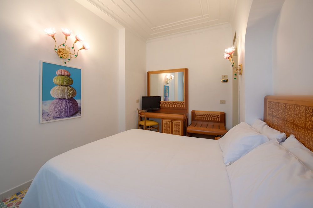CLASSIC, DOUBLE OR TWIN BED
