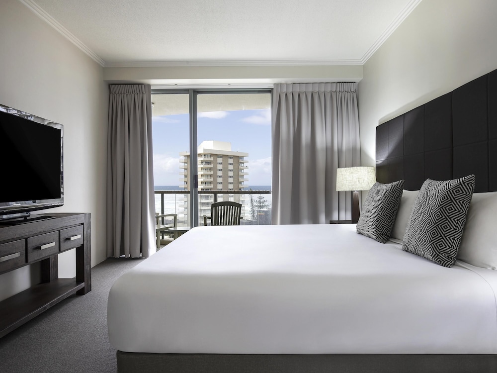 غرفة بسرير كينج وسريرين منفصلين بغرفتي نوم، Mantra Sun City Surfers Paradise 2/3