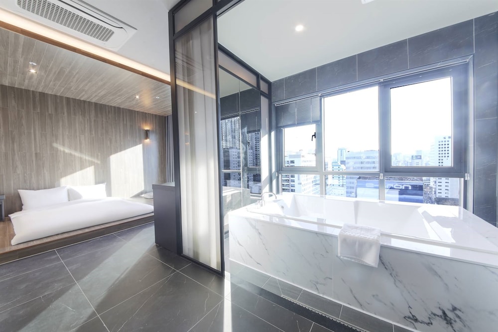 Busan Station City Hotel 30/34