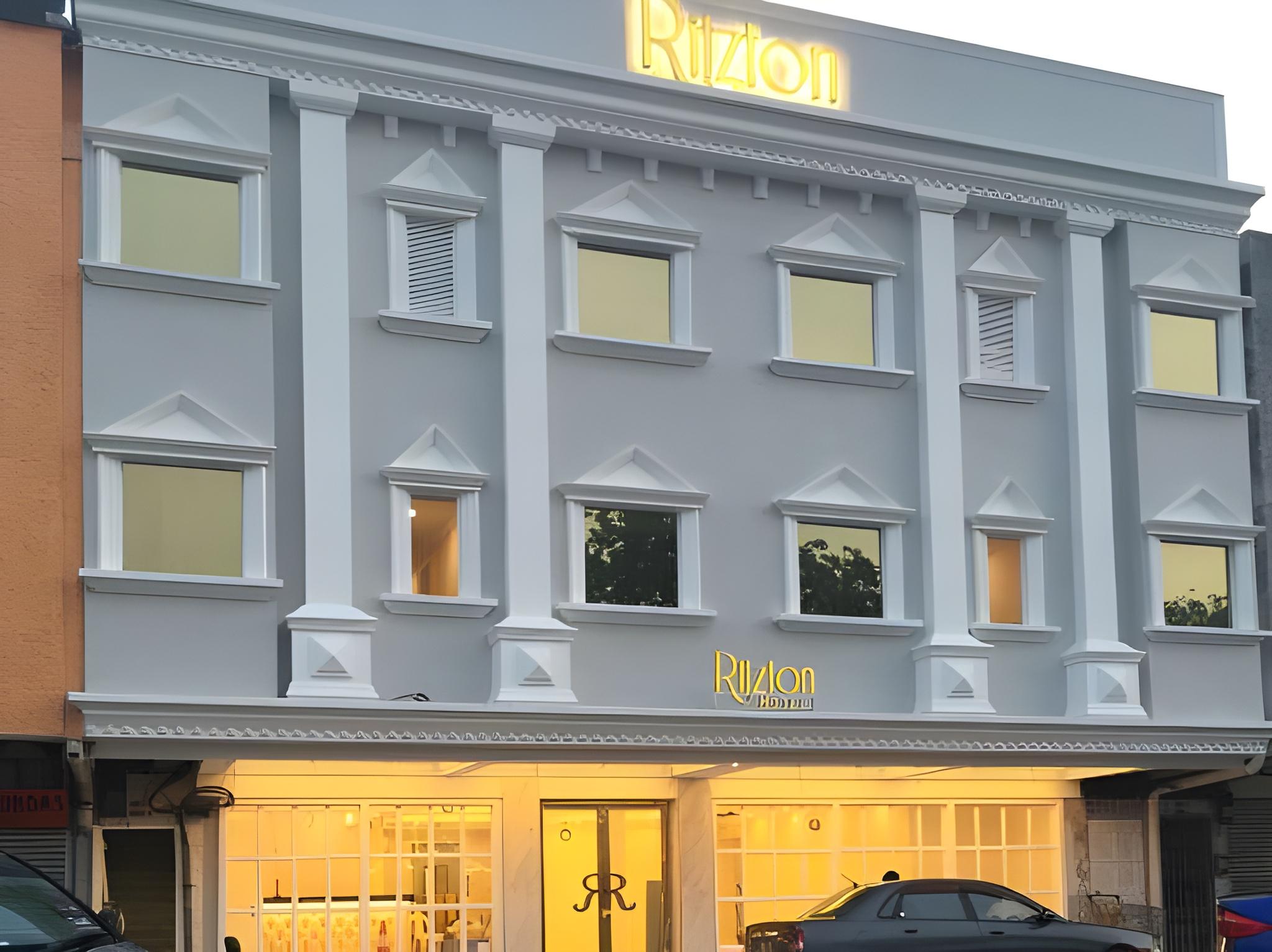 Ritzton Hotel 2/38