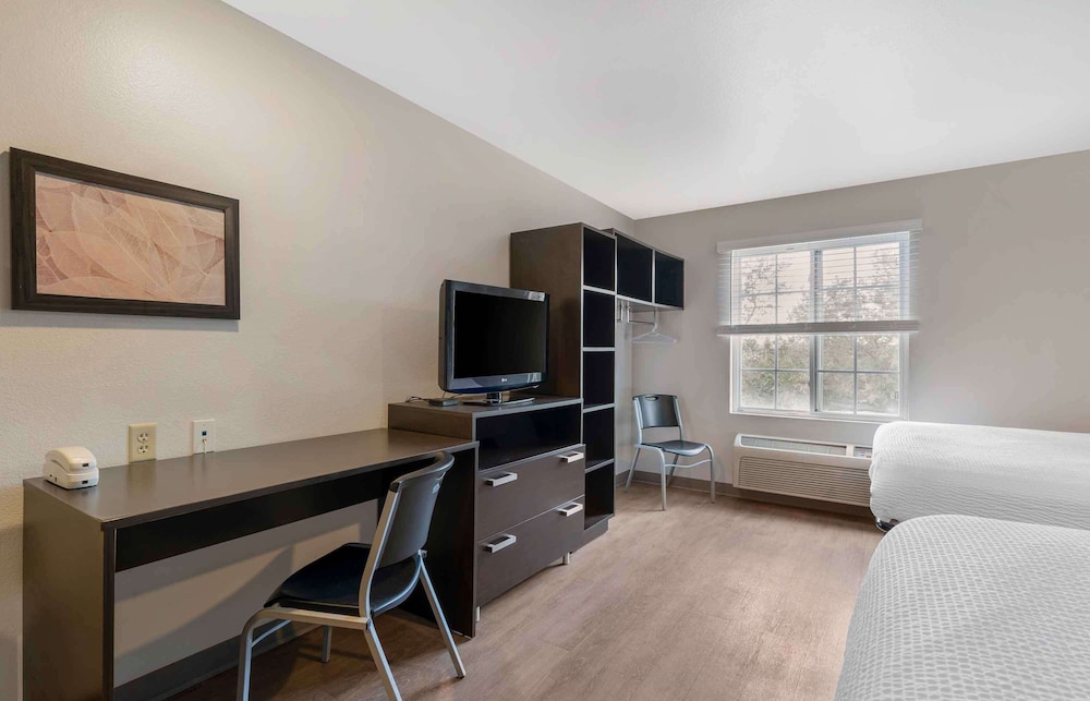 Woodspring Suites Orlando South 31/43