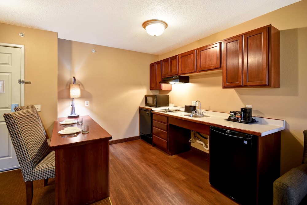Grandstay Residential Suites Hotel La Crosse 44/62