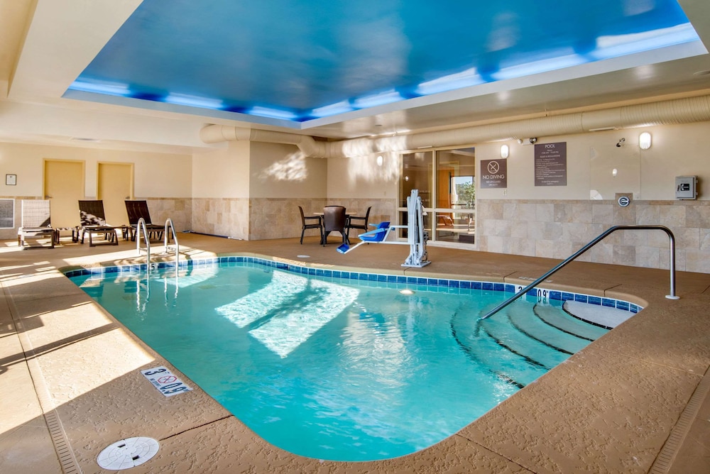 Comfort Suites Gulfport Central, MS 5/49