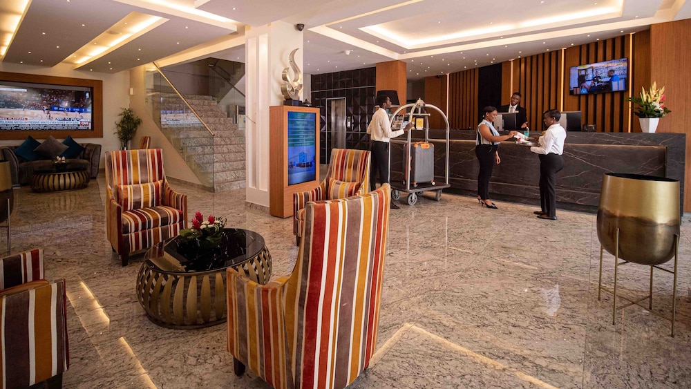 Oak Plaza East Airport Hotel 38/47