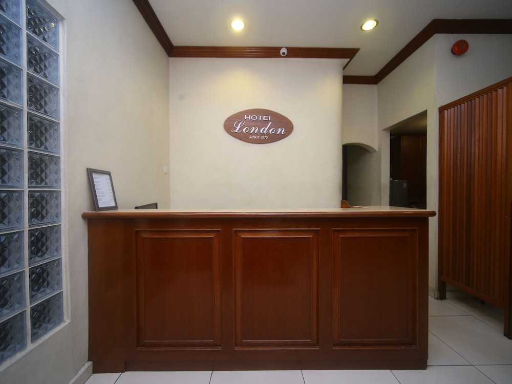 Lobby at OYO 1027 Hotel London, SANDAKAN