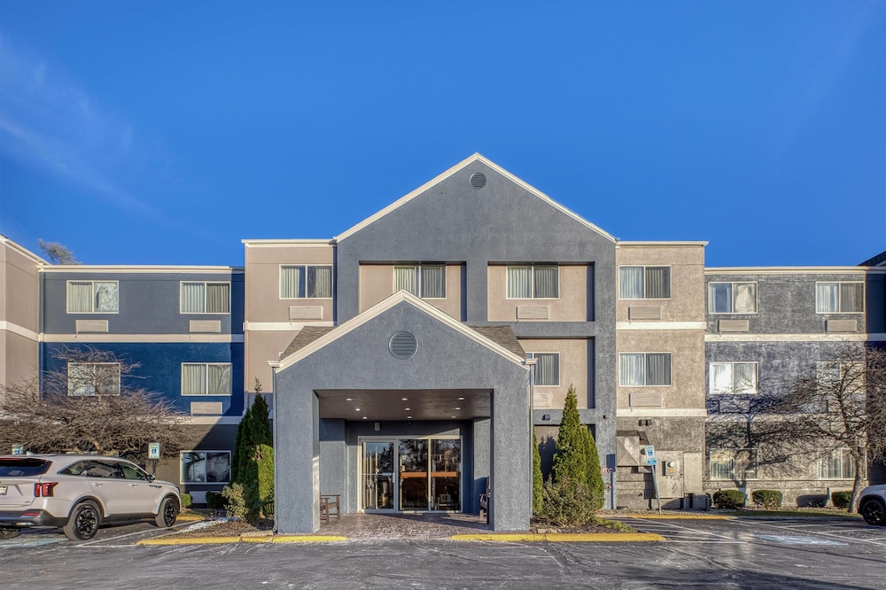 SureStay by Best Western Mount Pleasant Racine 56/61