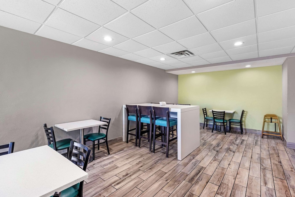 Quality Inn Clarksville 39/47